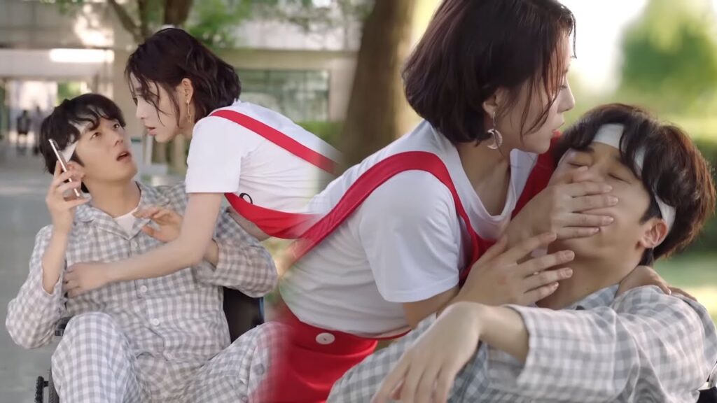 يجد صورة منافسه على هاتفها فيغار ويحقق معها💖مشهد رومانسي من "أكاذيب الفتيات"