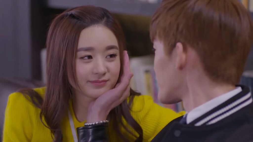 يقود الرئيس سيارة فاخرة لاصطحاب حبيبته فتشعر الفتاة الماكرة بالغيرة | مشهد من مسلسل “أنا وسيدي” يقود الرئيس سيارة فاخرة لاصطحاب حبيبته فتشعر الفتاة الماكرة بالغيرة | مشهد من مسلسل "أنا وسيدي"