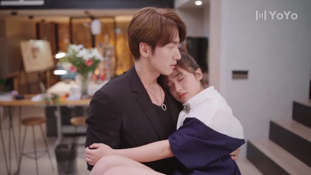 تبكي على الفستان لانه احترق فيقرر ان يصمم لها بنفسـه  ( عد نجومك المحظوظة )