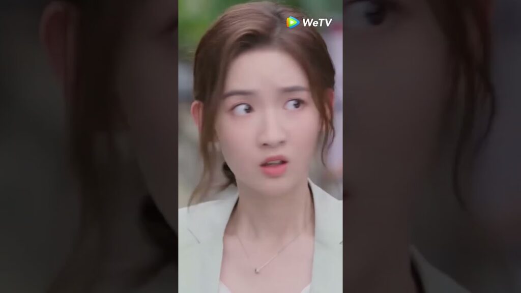 دافع عنها أمام ذلك الشاب😍 #chinesedrama #shortvideo #shorts #theloveyougiveme