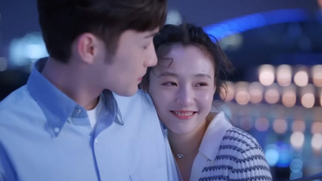 أخيرًا يطلب الزواج منها علنًا بشكل استثنائي❤️مشهد رومانسي من "‫هنا نلتقي ثانية"