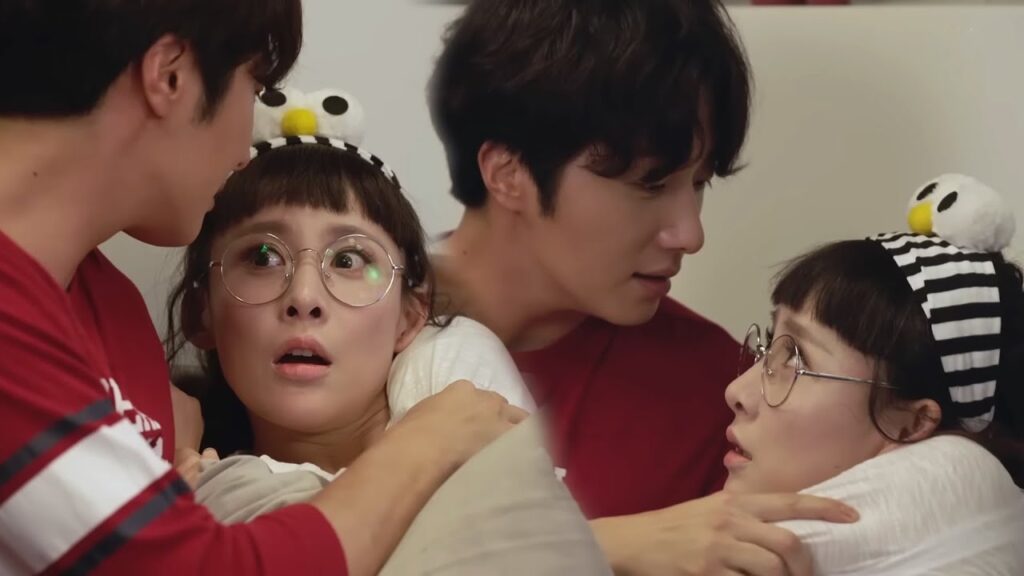 حتى الشجار بينهما لطيف ولكن أثناء ذلك يحدث أمر مفاجئ!😂❤️مشهد لطيف من “أكاذيب الفتيات” حتى الشجار بينهما لطيف ولكن أثناء ذلك يحدث أمر مفاجئ!😂❤️مشهد لطيف من "أكاذيب الفتيات"