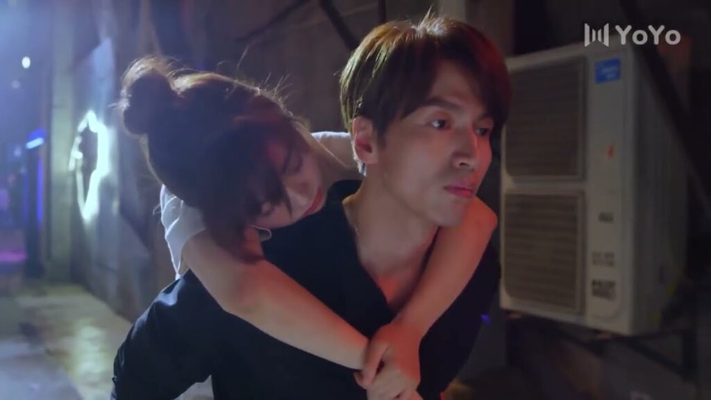 تذهب الى الملهى وتمثـل فتتصل به لكي يأتي لاجلها  ( عد نجومك المحظوظة )