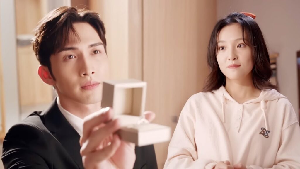 ترى خاتمًا فتظن أن حبيبها سيطلب الزواج منها والنتيجة...❤️مشهد رومانسي من "‫هنا نلتقي ثانية"