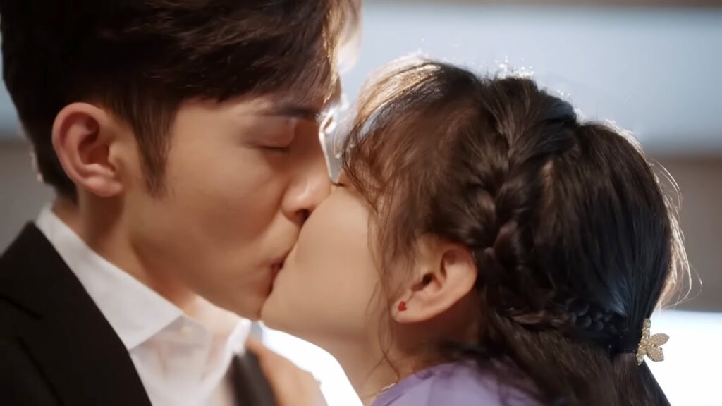 يتخلى عن مستقبله لمساعدة حبيبته فتغضب وتنفصل عنه💔😔مشهد محزن من "‫هنا نلتقي ثانية"