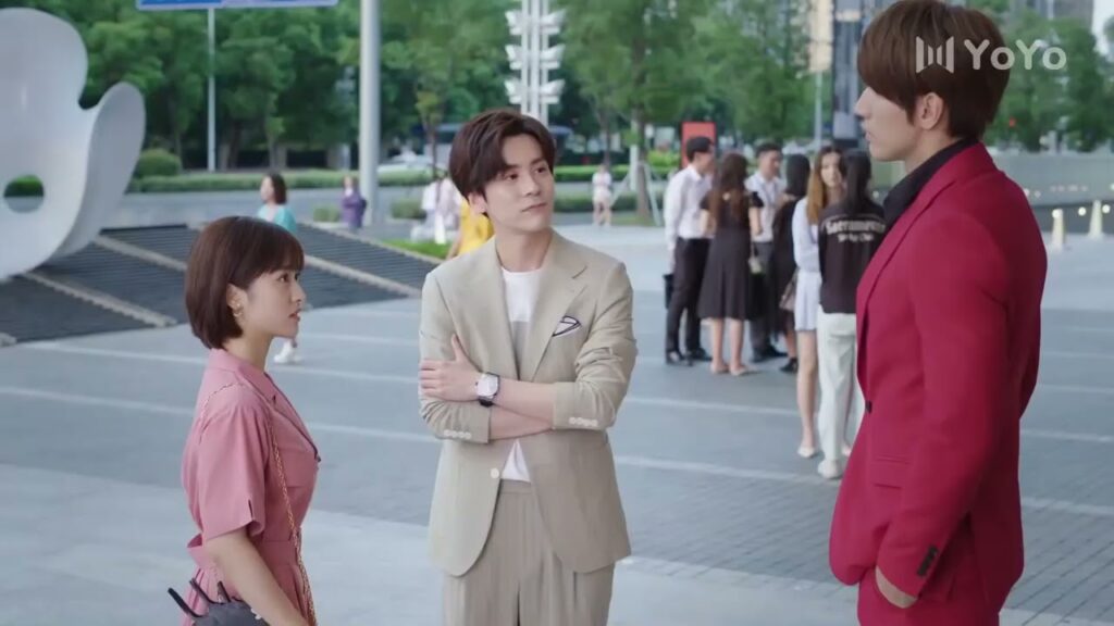 انا رئيسك أمرك بعد مرافقة هذا الشاب  (  عد نجومك المحظوظة )