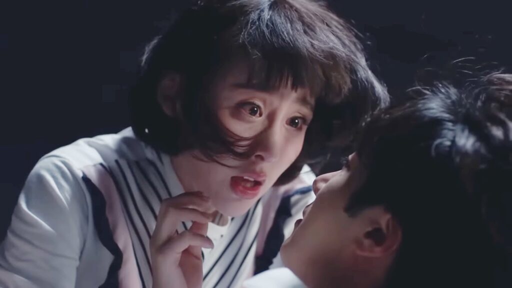 يكتشف بطلنا بأنها حبه الأول التي لطالما كان ينتظرها💖مشهد رومانسي من "أكاذيب الفتيات"