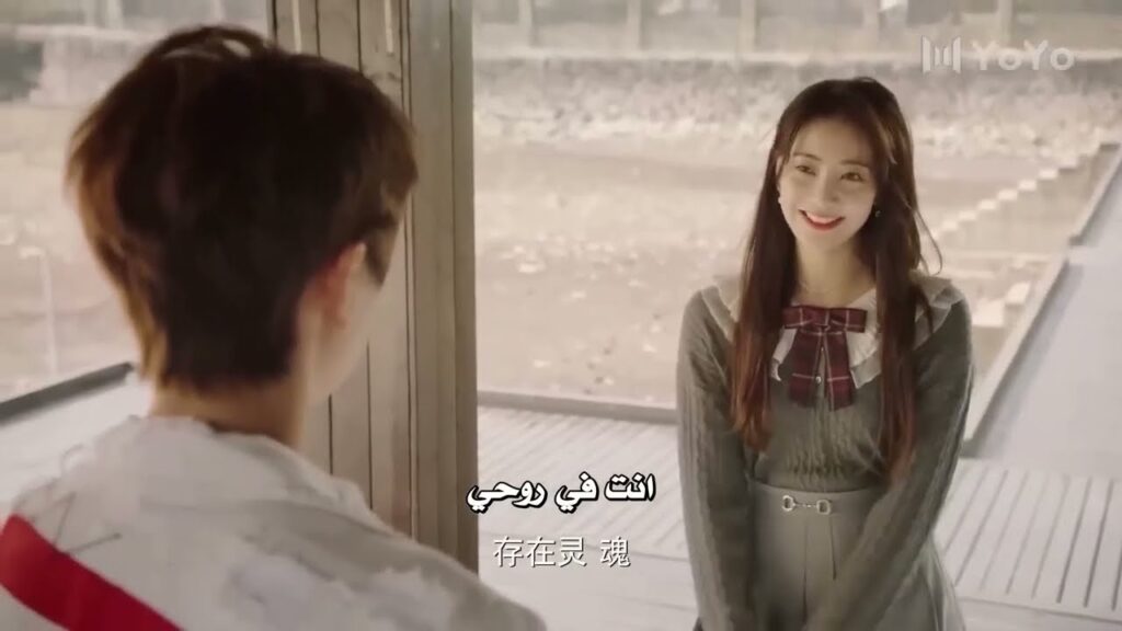 توافق على مواعدته ومن سعادته يحملها ويدور بها  ( على وشك الشهرة )