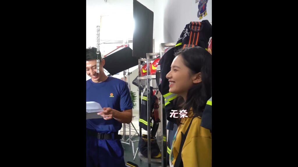 cute interaction 😉😉 #brighteyesinthedark #johnnyhuang #zhangjingyi #iQIYI cute interaction 😉😉 #brighteyesinthedark #johnnyhuang #zhangjingyi #iQIYI