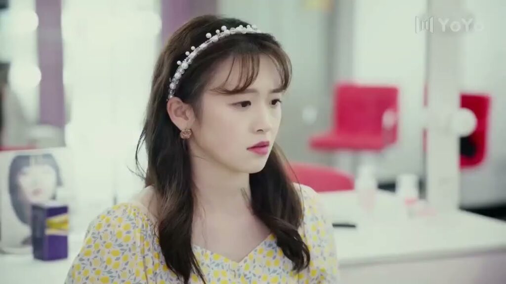 تضر صديقتها لكي تحصل دور البطولة ( على وشك الشهرة) تضر صديقتها لكي تحصل دور البطولة ( على وشك الشهرة)