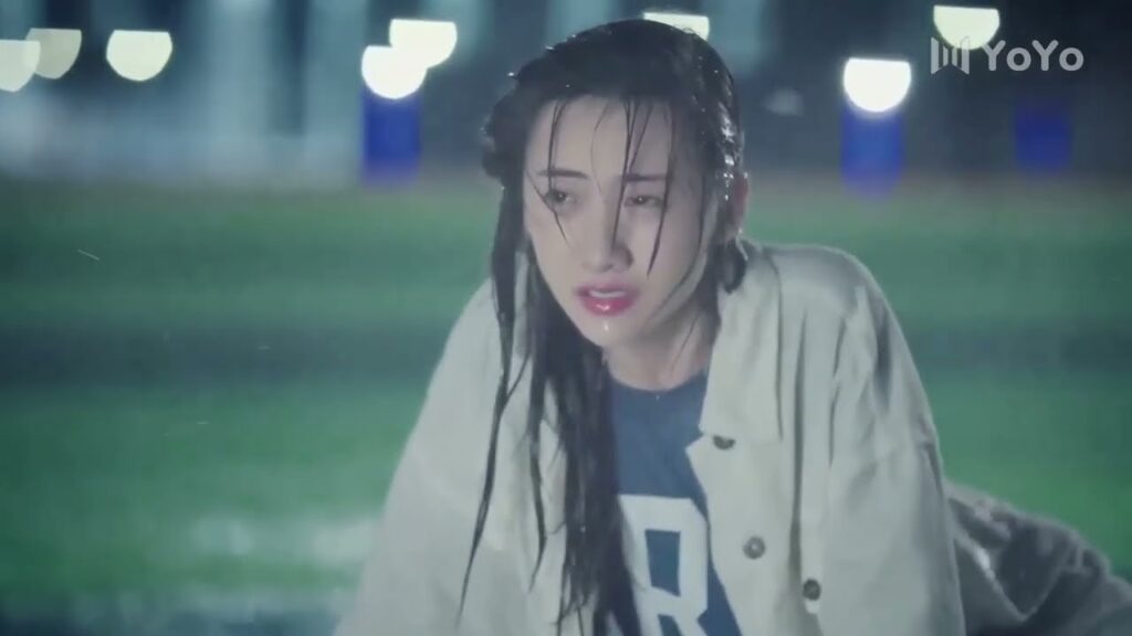 تذهب له بكل شجاعة و تحمل بيدها الورد لتعترف لـه , لكنها تحصل على اقسى رد  ( على وشك الشهرة )