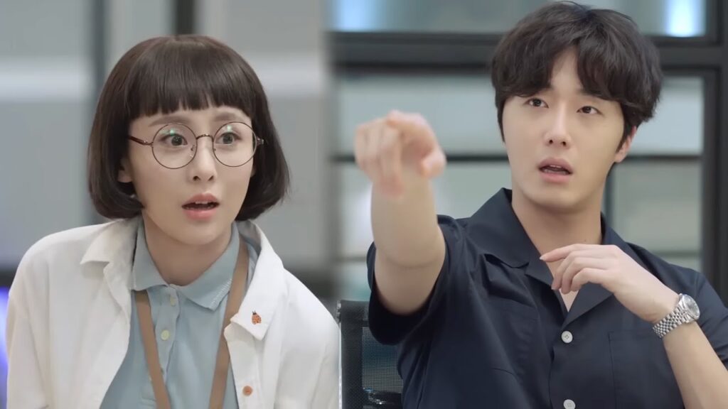 تخيل أنك تضرب شخص ويظهر أنه مديرك😅😂مشهد كوميدي من “أكاذيب الفتيات” تخيل أنك تضرب شخص ويظهر أنه مديرك😅😂مشهد كوميدي من "أكاذيب الفتيات"