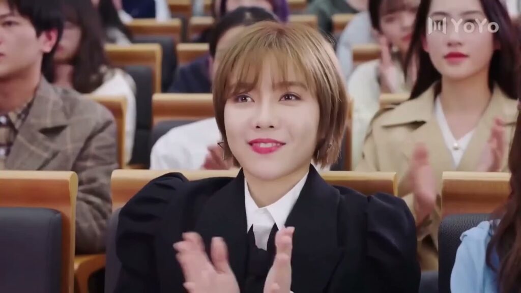 تعجب بزميلها في القسم من اول نظرة ( على وشك الشهرة )