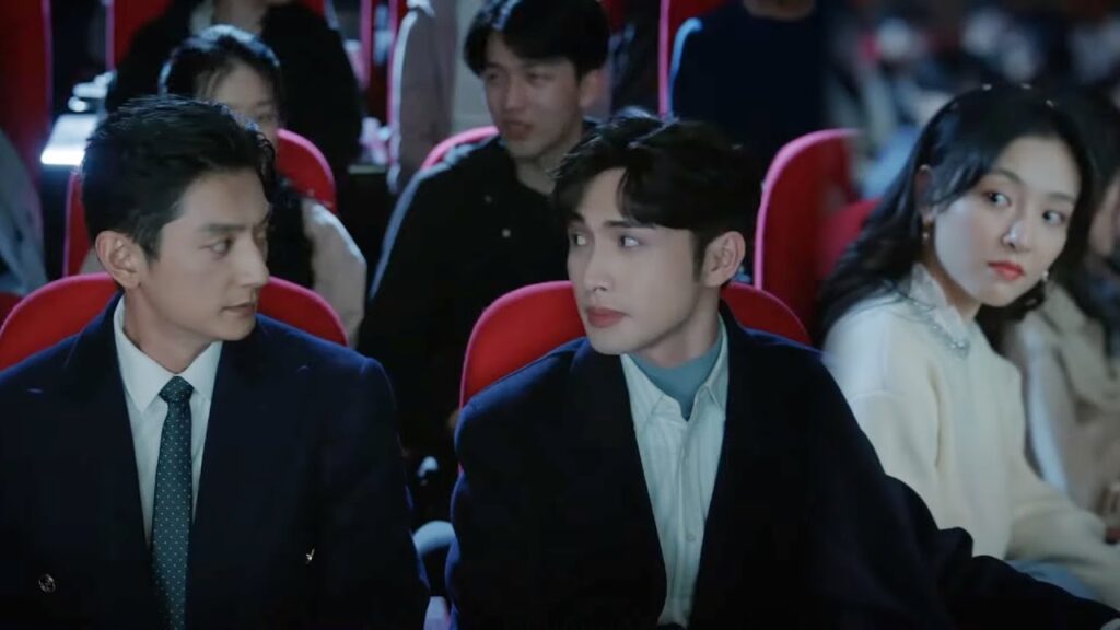 يشعر بطلنا بالغيرة بمجرد مقابلة منافسه في الحب أثناء مواعدة حبيبته | مشهد من "‫هنا نلتقي ثانية"