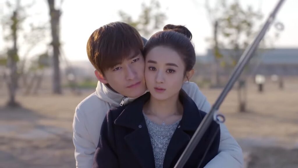 همست البطلة بكلمات عذبة للرئيس أمام الجميع مما جعل منافستها في الحب تغار | مشهد من مسلسل"‫أنا وسيدي"