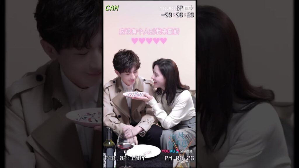 تم إقناع تشنغ يى بواسطة تشانغ يو شى بالحلوى😍 #الرياح_الجنوبية_تعرف_قصدي #SouthWindKnows