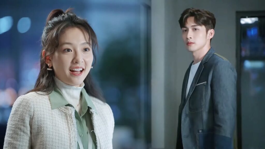 كان قلقا على فتاته إلا أنه لم يعترف بذلك فيختبئ سرًا ويساعدها طوال الليل❤️مشهد من "‫هنا نلتقي ثانية"