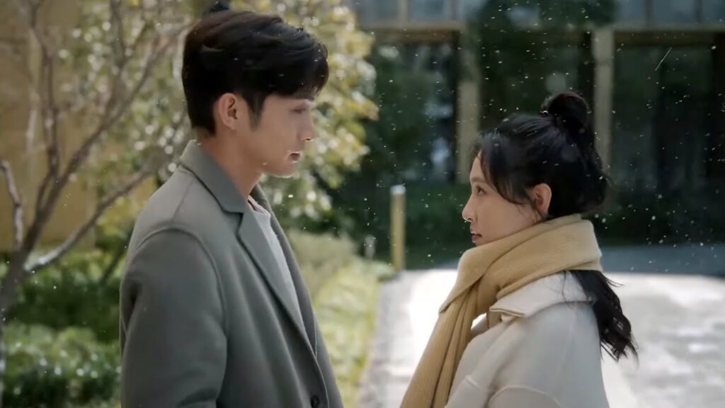 يصطحب فتاته ويعيدها إلى المنزل فيلف وشاحًا حول رقبتها أثناء البرد | مشهد من “هنا نلتقي ثانية” يصطحب فتاته ويعيدها إلى المنزل فيلف وشاحًا حول رقبتها أثناء البرد | مشهد من "هنا نلتقي ثانية"