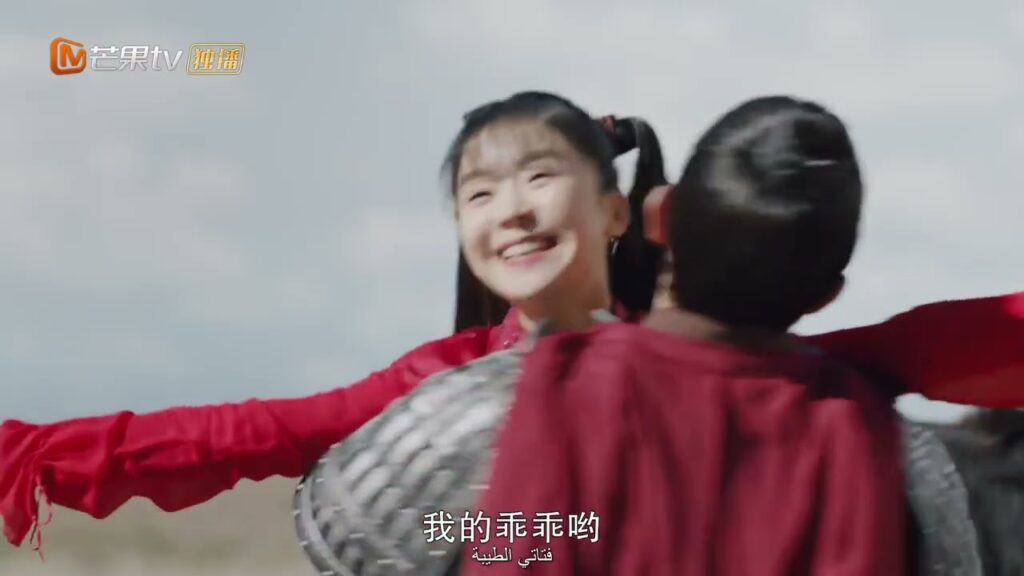 الفتاة بالثوب الأحمر تمشي مع الحمار من الجبل، يوم بالجبل = ألف عام بالعالم | MangoTV Arabic