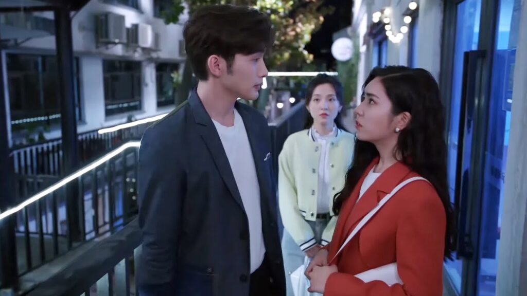 منافسة! كان رجلها مقربًا من جميلة لكن غيرتها كانت صامتة ورفضت الاعتراف❤️مشهد من "‫هنا نلتقي ثانية"