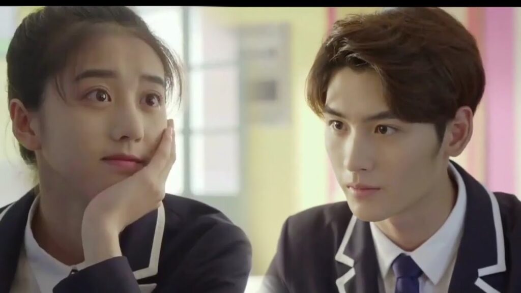 تتملق وتتوسل اليه لكي تغش عليه في الامتحان  ( مراقبة الصف )