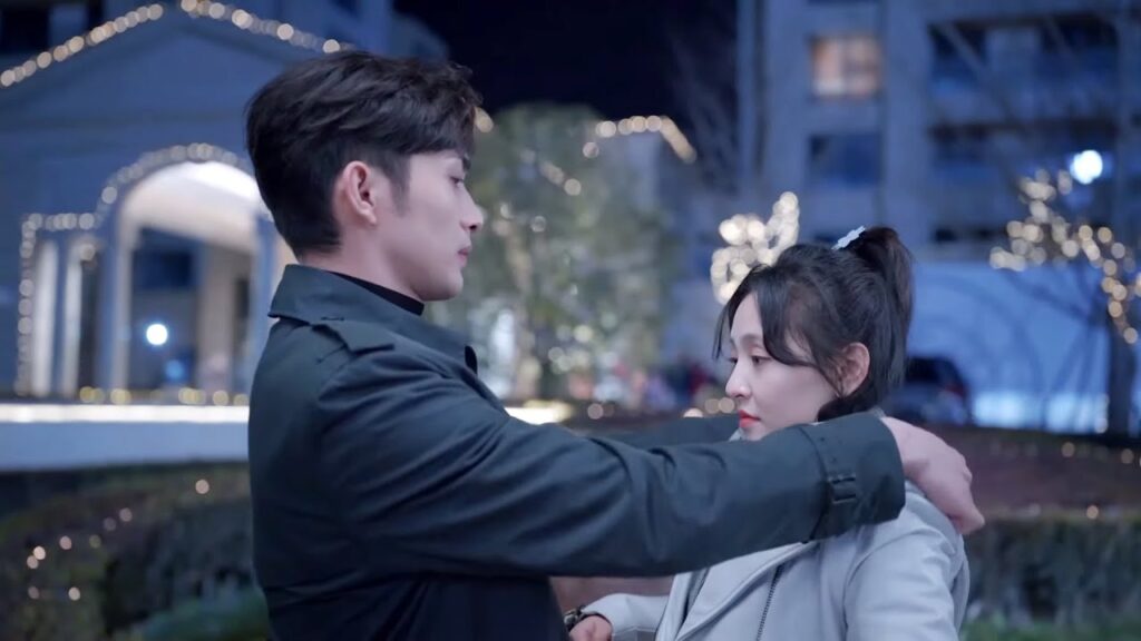 اكتشف الوسيم هوية فتاته في لمحة بمكالمة هاتفية محرجة😄مشهد من مسلسل "‫هنا نلتقي ثانية"