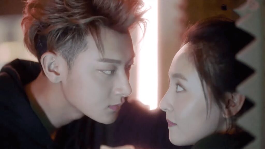 تُجبر فتاة صغيرة على أن تصبح خادمة شخصية لنجم شرير | مشهد من مسلسل "ألمع نجم في السماء"