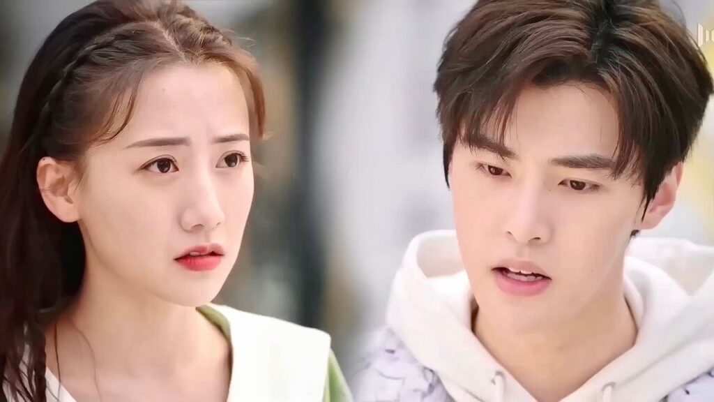 تعتقد بأن حبيبها لا يريدها ان تنجح وتصبح مشهورة مثـله  ( على وشك الشهرة )