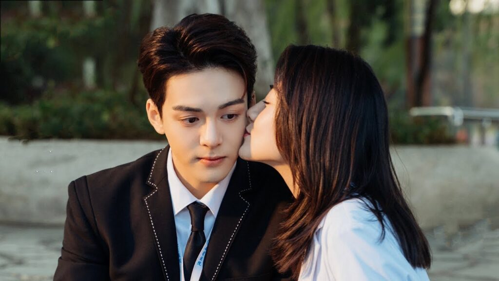 أخيرًا! اعترف بحُبه لها ودافع عنها أمام الجميع 🥰مقطع رومانسي من مسلسل مرحبًا أيتها الزهرة