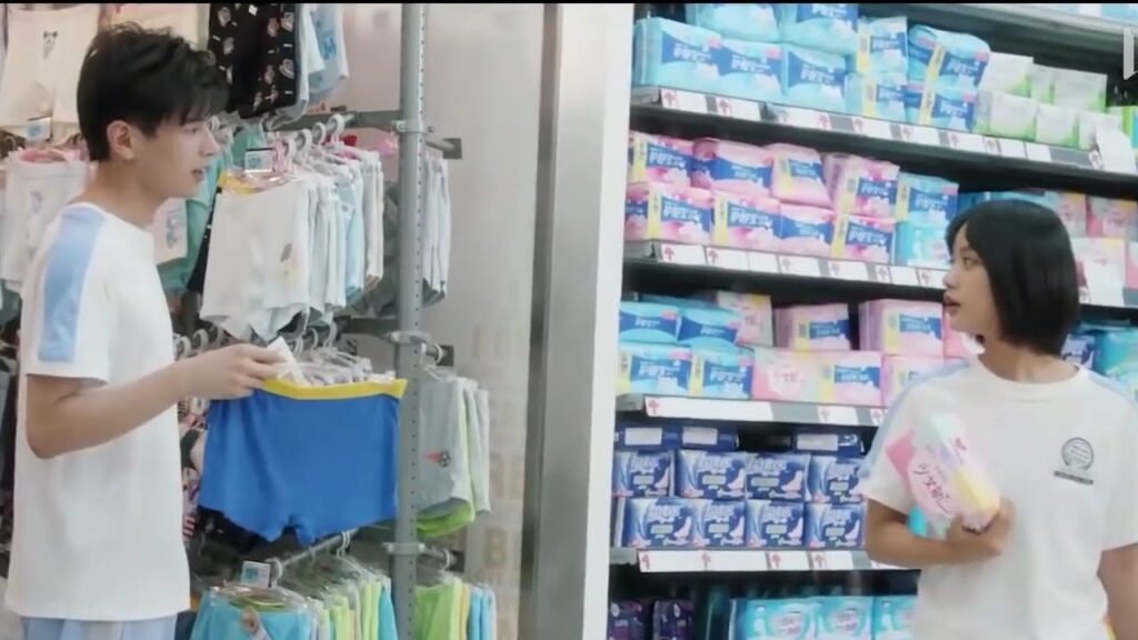 تلتقي به في المتجر الملابس الداخلية ( لا تغادر بعد المدرسة )