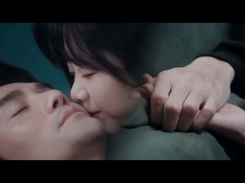 تتعرض للخطر فينقدها رئيسها، فتجازيه بقٌبلة في منتصف الليل وهو نائم🥰مشهد رومانسي من مسلسل"رحلتي إليك"