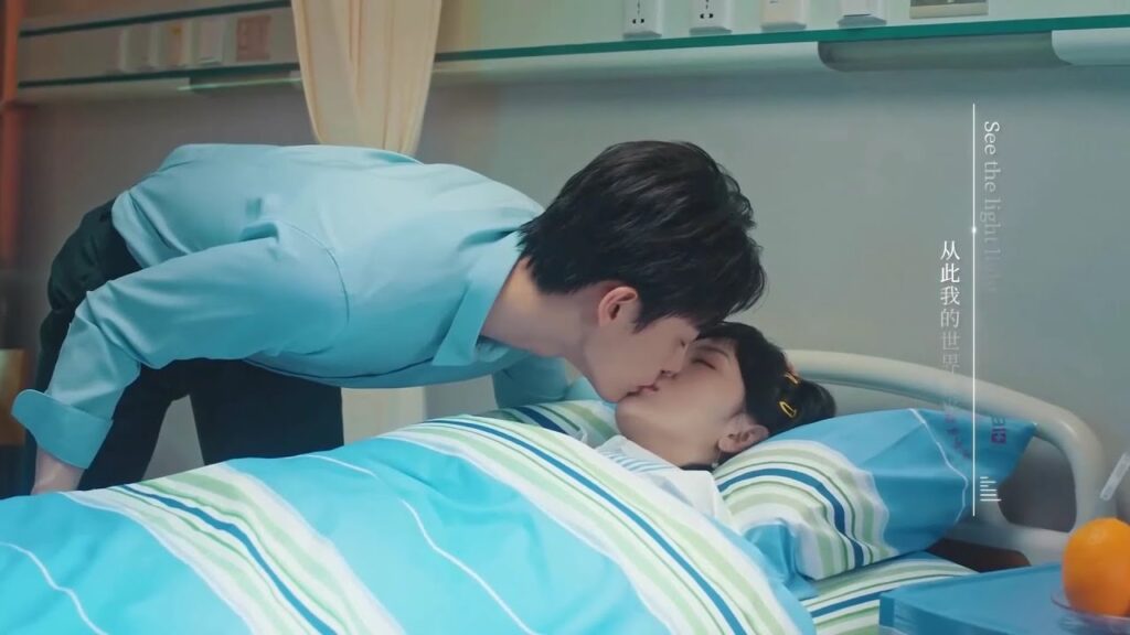 يقبـلها وهي نائمـة  ( صوتك جميل )