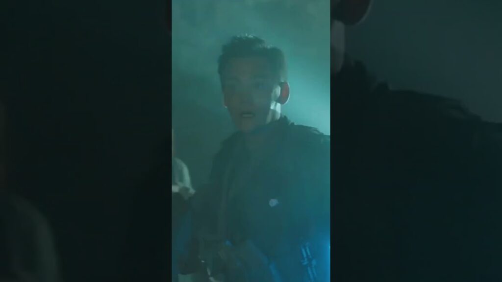 النحلة السامة تلدغ إنسانًا، ويستخدم القبطان قنبلة يدوية لمساعدته على الخروج من الألم! #youku