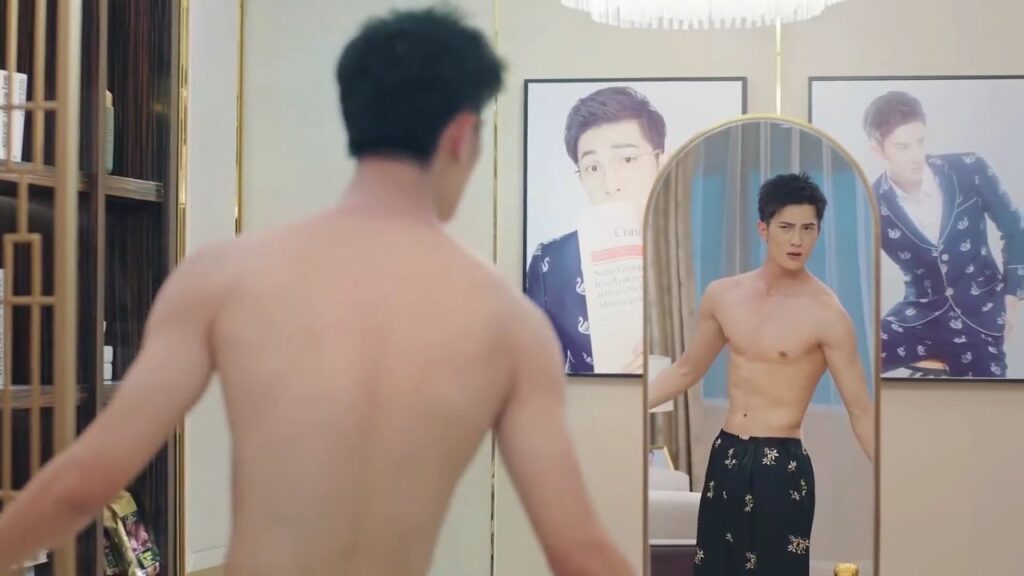 لا يكف عن المدح بنفسـه , الرئيس النرجسي  ( صوتك جميل )