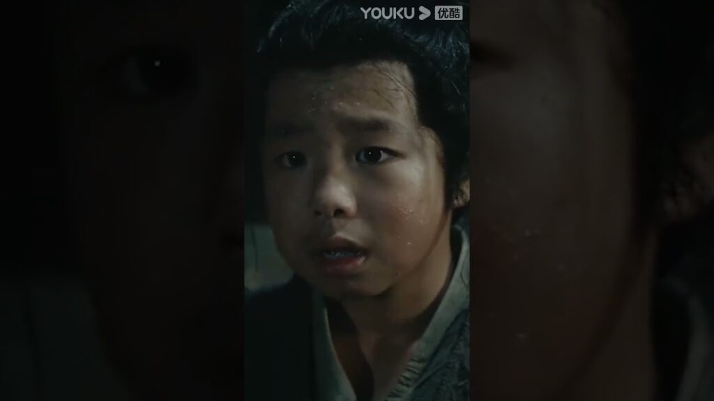 تحت سيطرة الوحش في جسده، هاجم الولد الصغير والديه! #TheThousandFacesofDunjia2 #ألف_وجه_دون_جيا2