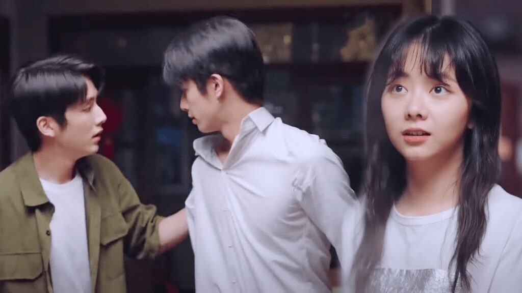 بينما كانوا يأكلون بسعادة معا يكتشفون فجأة ماضي صديقهم المأساوي | مشهد من مسلسل انطلق