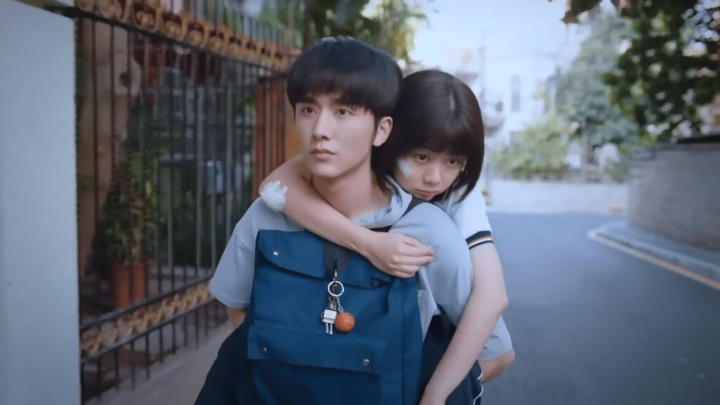 "أخي، أفتقدك كثيرًا" ~ تتصرف الفتاة كالأطفال فكان قلبه لطيفًا جدًا معها | مشهد من مسلسل انطلق