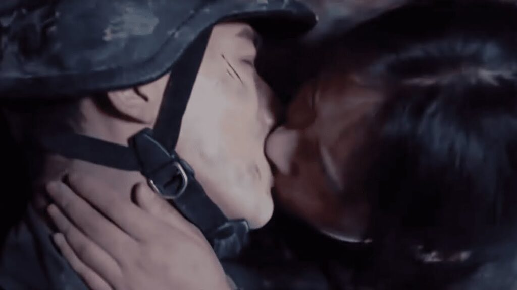 في نهاية حياته يحشد أخيرًا الشجاعة ليعترف بمشاعره | مشهد من مسلسل أنت بطلي في نهاية حياته يحشد أخيرًا الشجاعة ليعترف بمشاعره | مشهد من مسلسل أنت بطلي