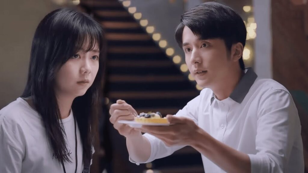 قدم الفتى الوسيم مفاجأة لفتاته، لكنها تحولت إلى صدمة | مشهد من مسلسل انطلق