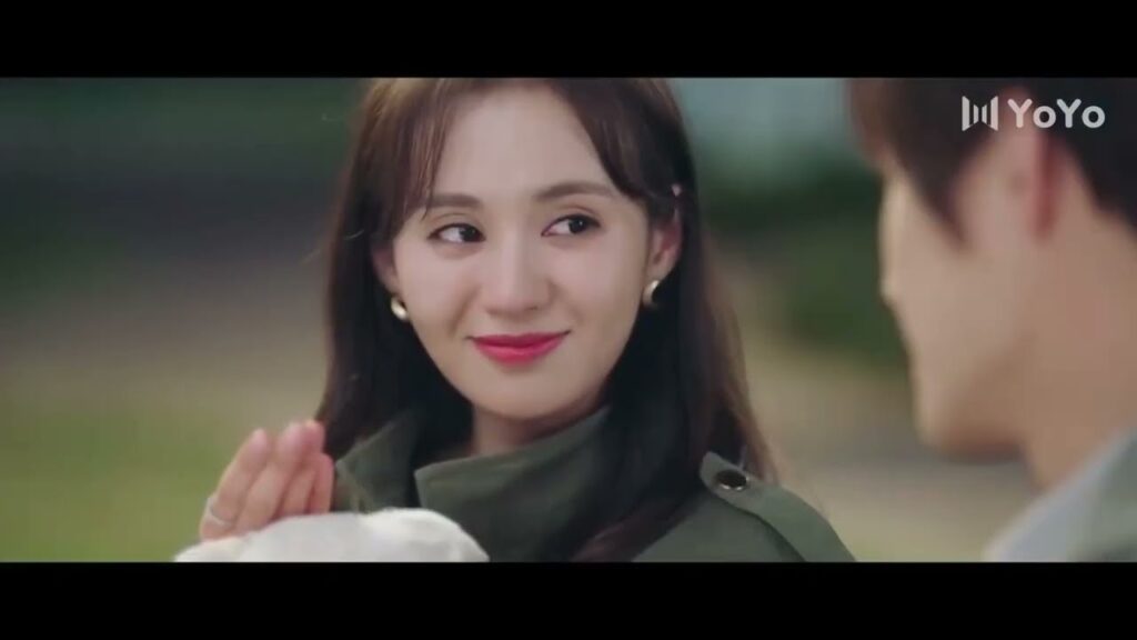 يعطي حبيبتـه قلادة والدتـه التي يعتز بها في يوم ميلادها ( الجمال القبيح ) يعطي حبيبتـه قلادة والدتـه التي يعتز بها في يوم ميلادها ( الجمال القبيح )