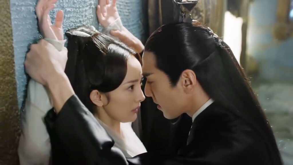 الأمير المتسلط يغار ويقبل زوجته قسرًا! | مشهد رومانسي من مسلسل الحب الأبدي