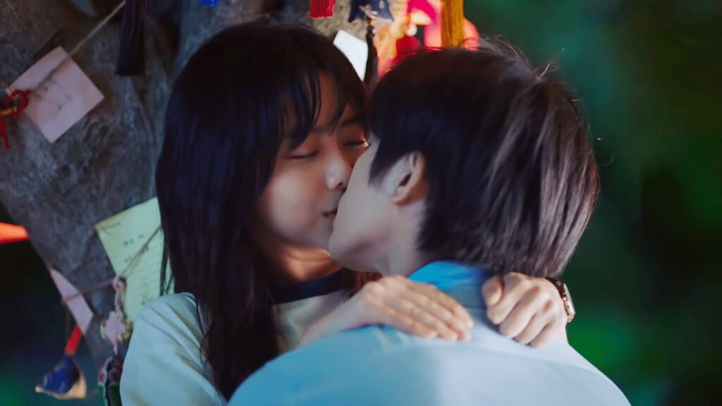 المشهد الشهير للتقبيل تحت الشجرة! اصطحبها حبيبها تحت الشجرة ولكنها... | مشهد من مسلسل انطلق