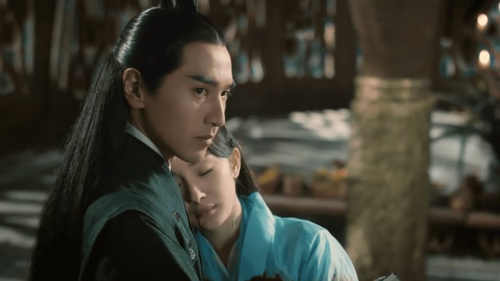 تسقط الجميلة بين ذراعيه مع الندوب في جميع أنحاء جسدها | مشهد رومانسي من مسلسل الحب الأبدي