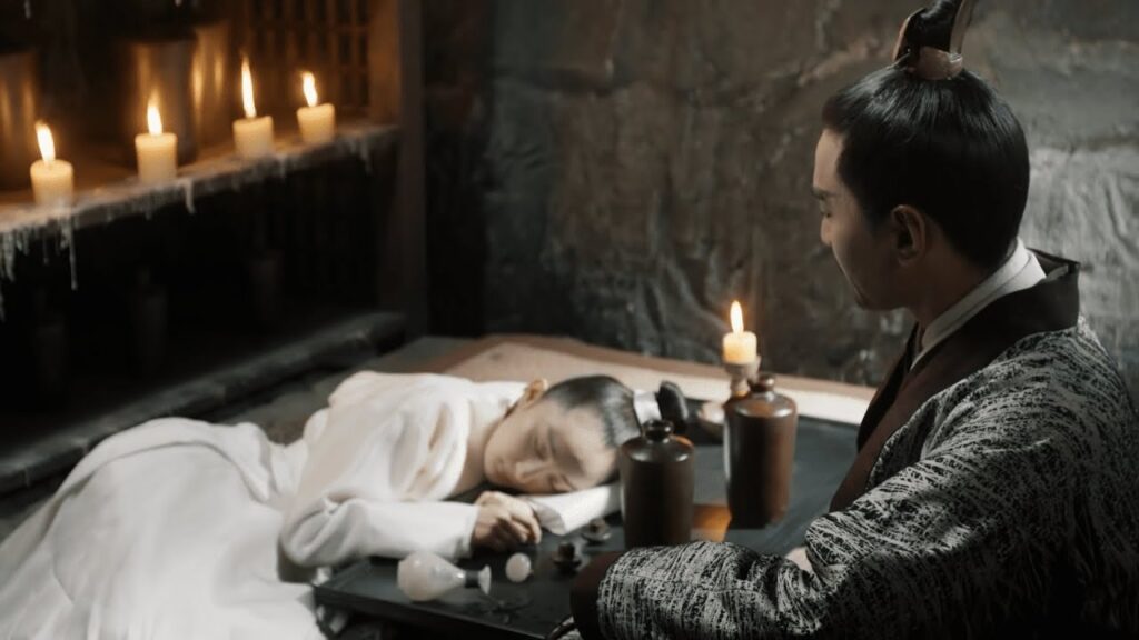 تأذت بسبب الحب فحزن معلمها البارد ورافقها بصمت | مشهد من مسلسل الحب الأبدي