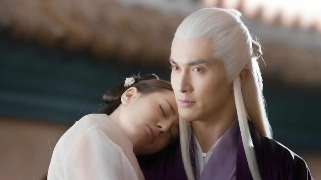 أخيرًا تعترف الثعلبة بحبها للإمبراطور فيرافقها إلى غرفة نومها! | مشهد من مسلسل الحب الأبدي