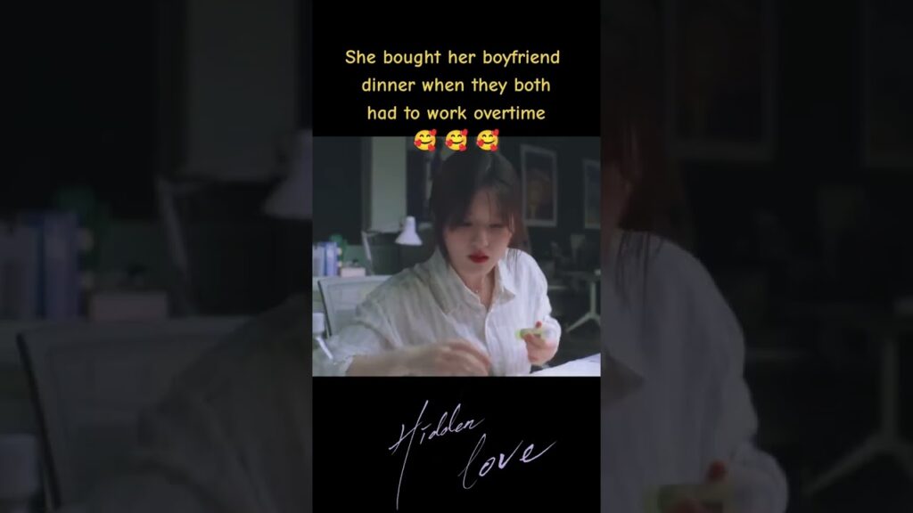 اشترت عشاء صديقها عندما اضطر كلاهما إلى العمل لوقت إضافي🥰 #HiddenLove #حب_خفي #zhaolusi #chenzheyuan