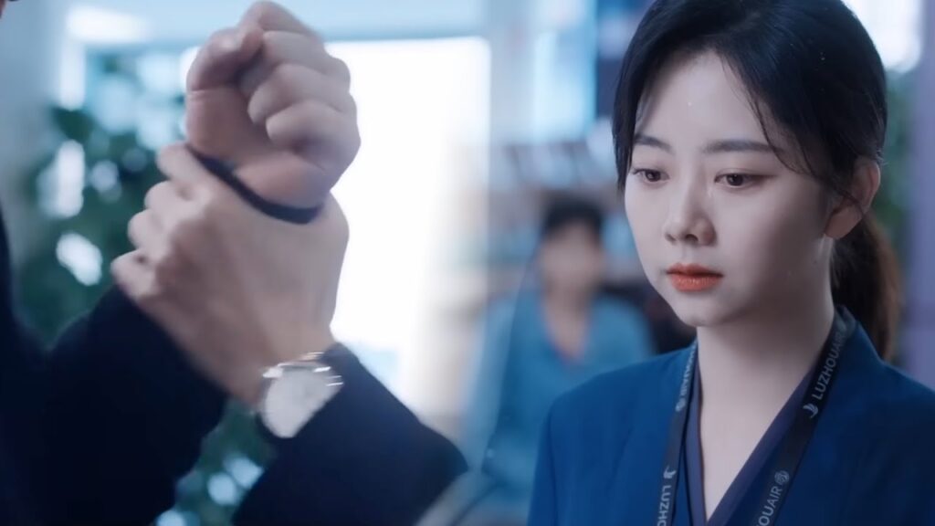 مؤلم للغاية! تعرضت للإذلال أمام الجميع فغضب حبيبها وعلم الرجل الغريب درسًا | مسلسل "رحلتي إليك"