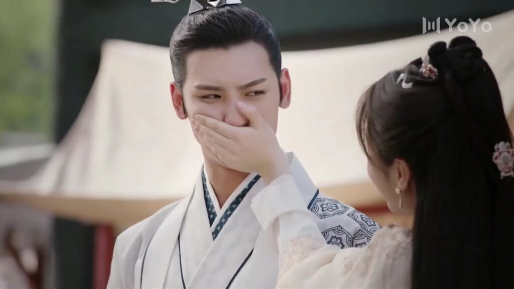 لانه غني لا يتناول طعام السوق لكنها تجبره على تناوله  ( الحقيقة او الجرأة )