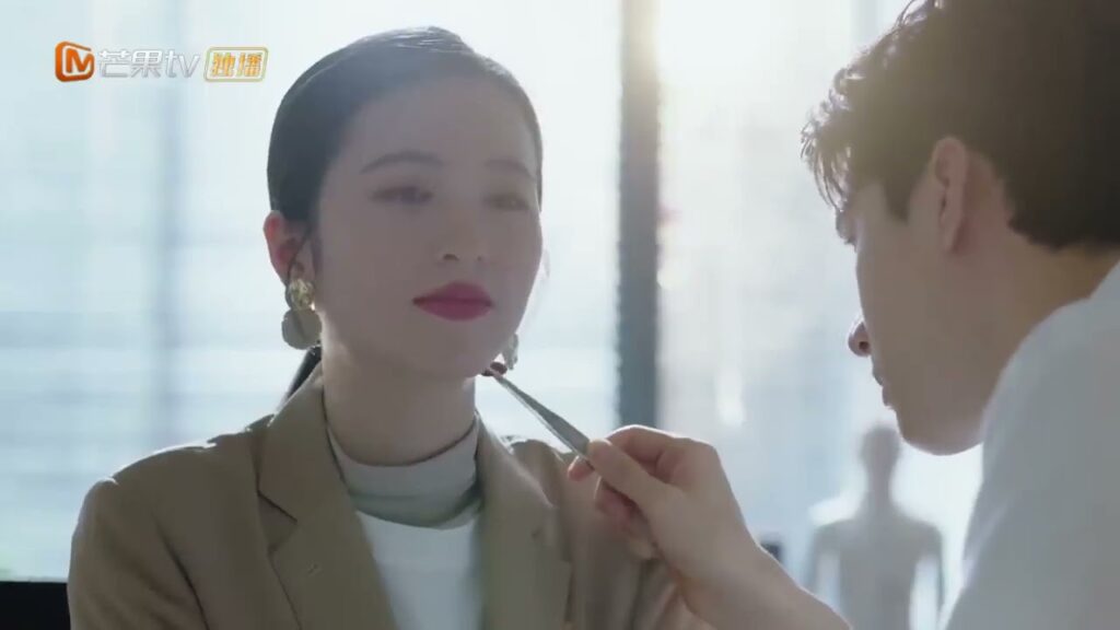 فتاة تبحث عن شخص ما  | Begin Again