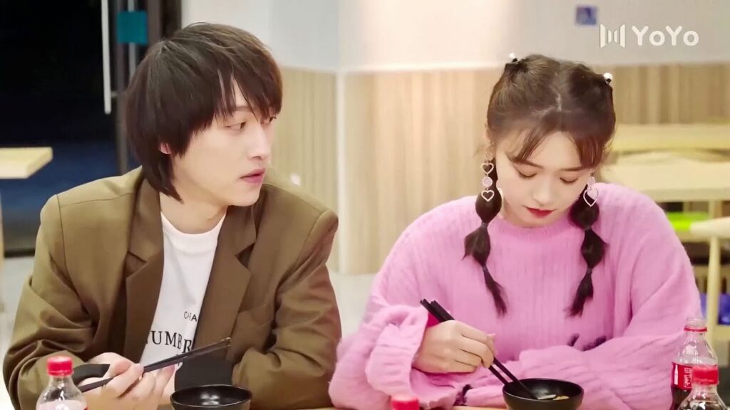 تشعر بالحزن لكن يوجد شخص يهتم بها حد الجنون  ( على وشك الشهرة )